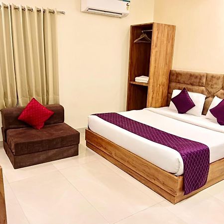 Hampton Hotel - 200 Mt From Golden Temple Amritsar Bagian luar foto